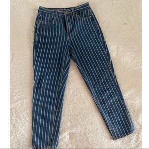 American eagle mom jeans